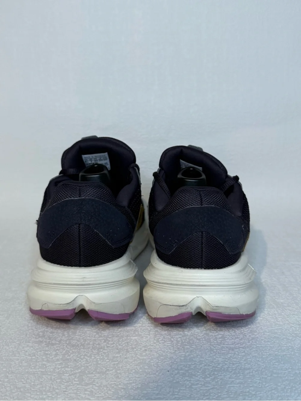 Adidas Astrastar Women’s 8.5 Black Purple Bronze Running Shoes JQ6090